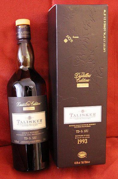 Datei:Talisker distillers 2006.jpg