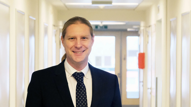 Datei:Prof. Dr. Manuel van Gemmeren.png